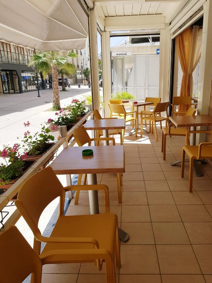 Hotel La Plage Cattolica Exterior foto